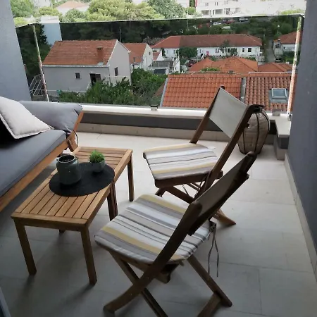 Mak & Lux - Sea & Sunset View Apartment