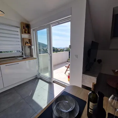 Mak & Lux - Sea & Sunset View