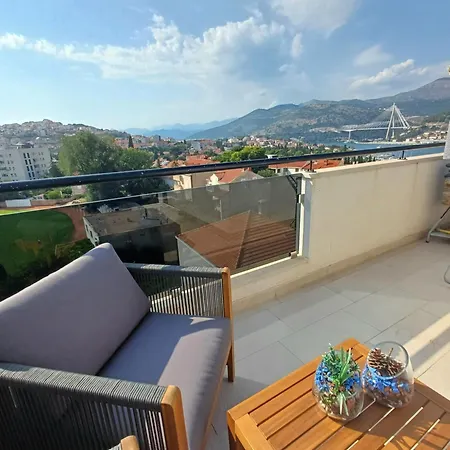 Mak & Lux - Sea & Sunset View Apartment