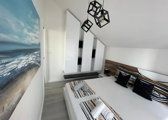 Mak & Lux - Sea & Sunset View Apartman