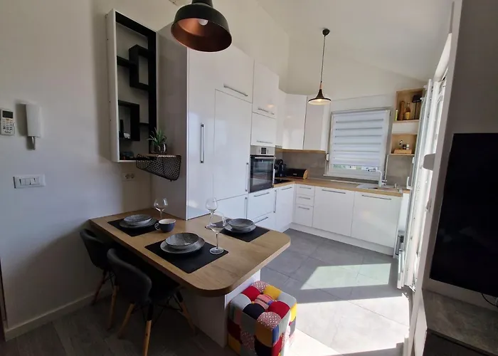 Mak & Lux - Sea & Sunset View Apartman