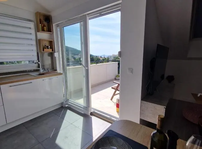 Mak & Lux - Sea & Sunset View