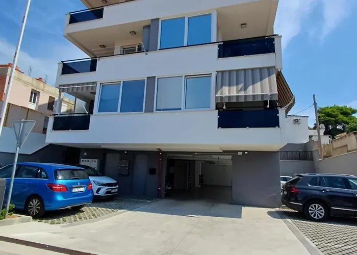 Mak & Lux - Sea & Sunset View