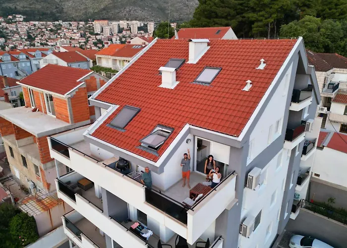 Mak & Lux - Sea & Sunset View