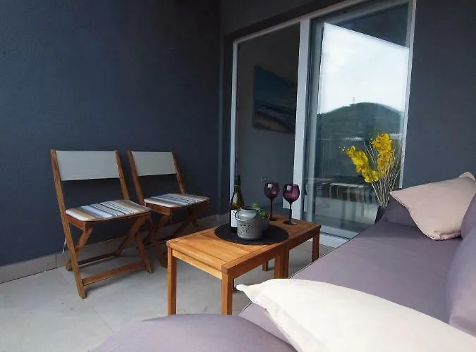 Mak & Lux - Sea & Sunset View Apartman *